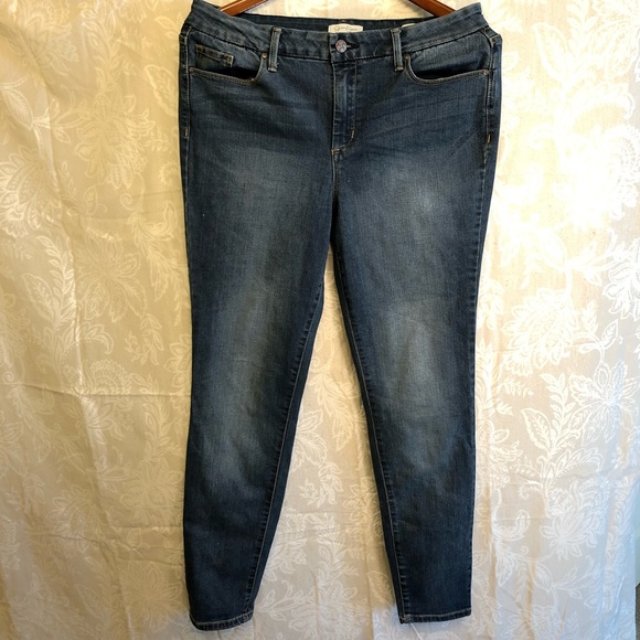 Jessica Simpson High Rise Skinny Jeans - Picture 3 of 5
